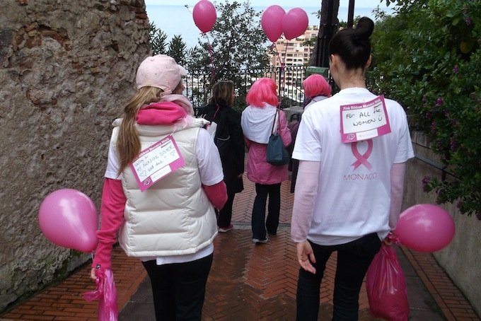 The Pink Ribbon Walk 2013 in Monaco leaves Place du Palais