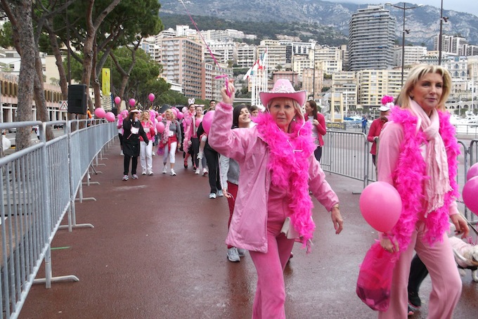 And they're off! The Pink Ribbon Walk 2013 in Monaco
