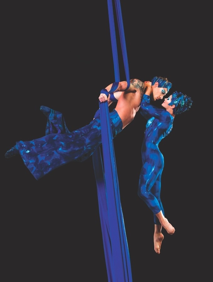 Cirque du Soleil pas de deux with serial silk