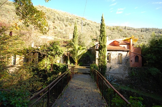 Access to the property in Dolcedo-Lecchiore