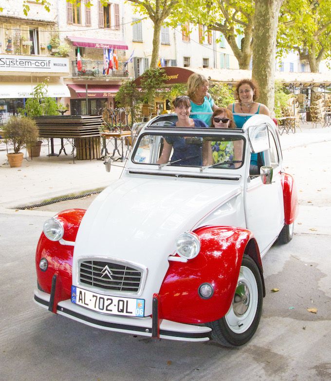 More 2CV action in Vence