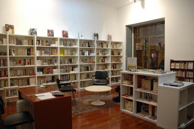 Librairie Vigna LGBT et féminisme in Nice -- interior shot