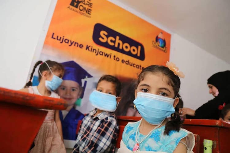Syrian school kids with masks
