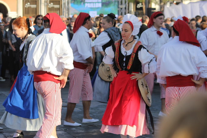 Traditional Nicois dancers at opening of Promenade du Paillon