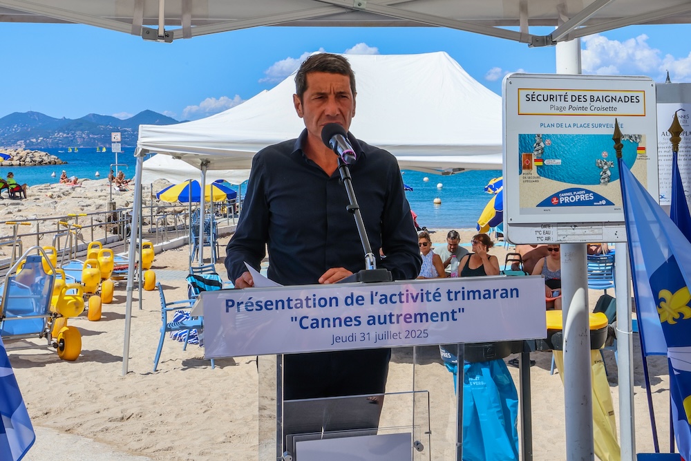 Mayor of Cannes David Lisnard launches Handiplage - Photo - Mairie de Cannes