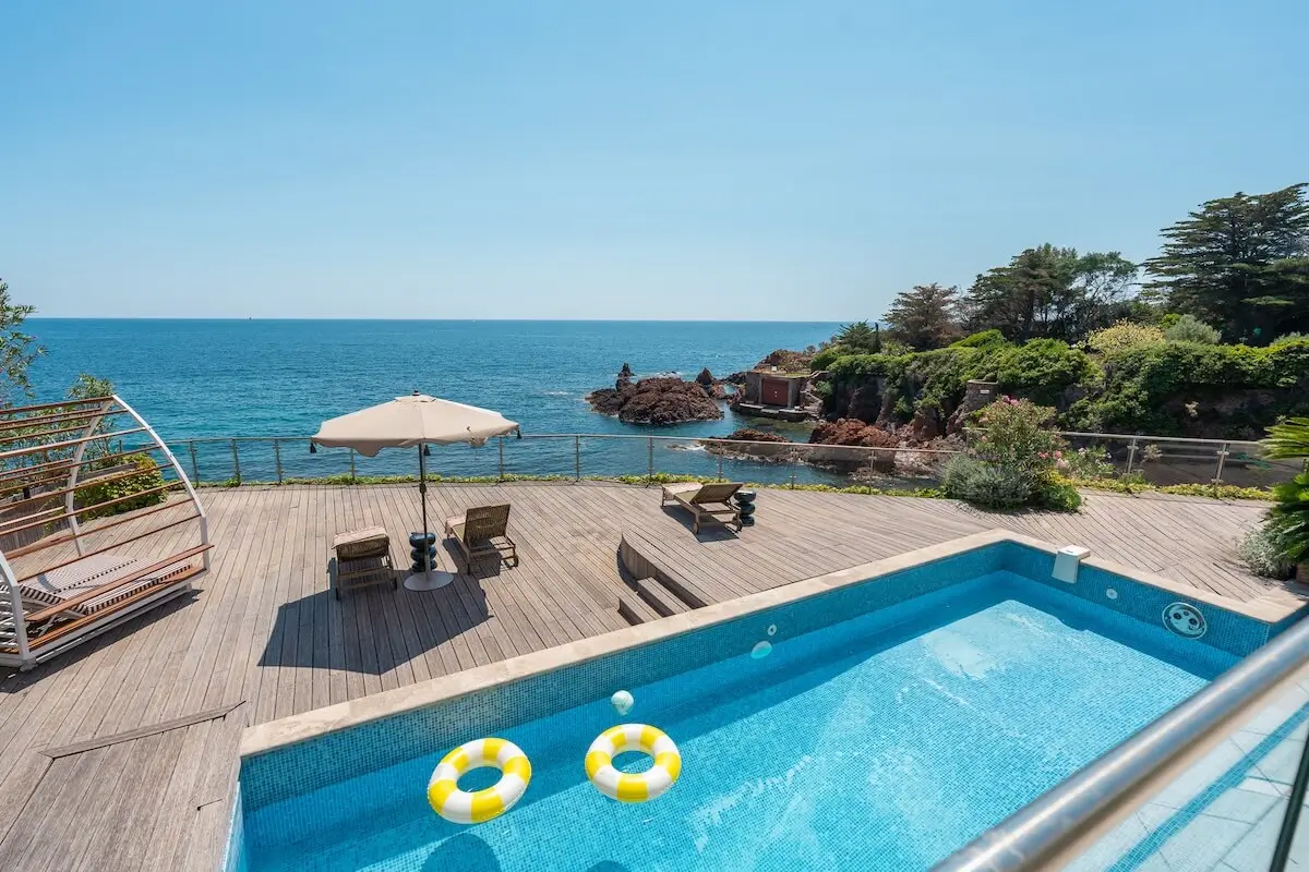 Villa Hélios – Le Trayas - auction - pool
