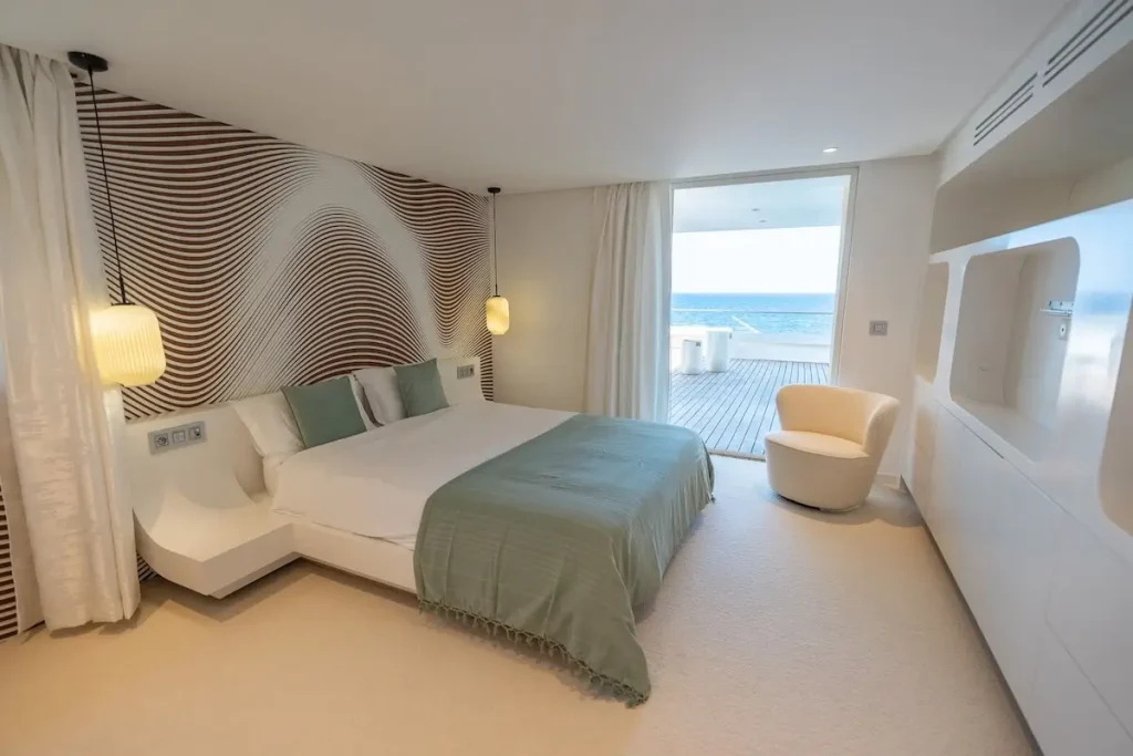 Villa Hélios – Le Trayas - auction - bedroom