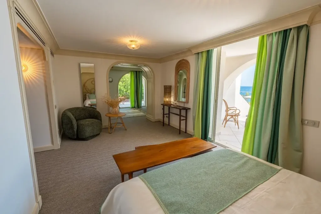 Villa Hélios – Le Trayas - auction - bedroom