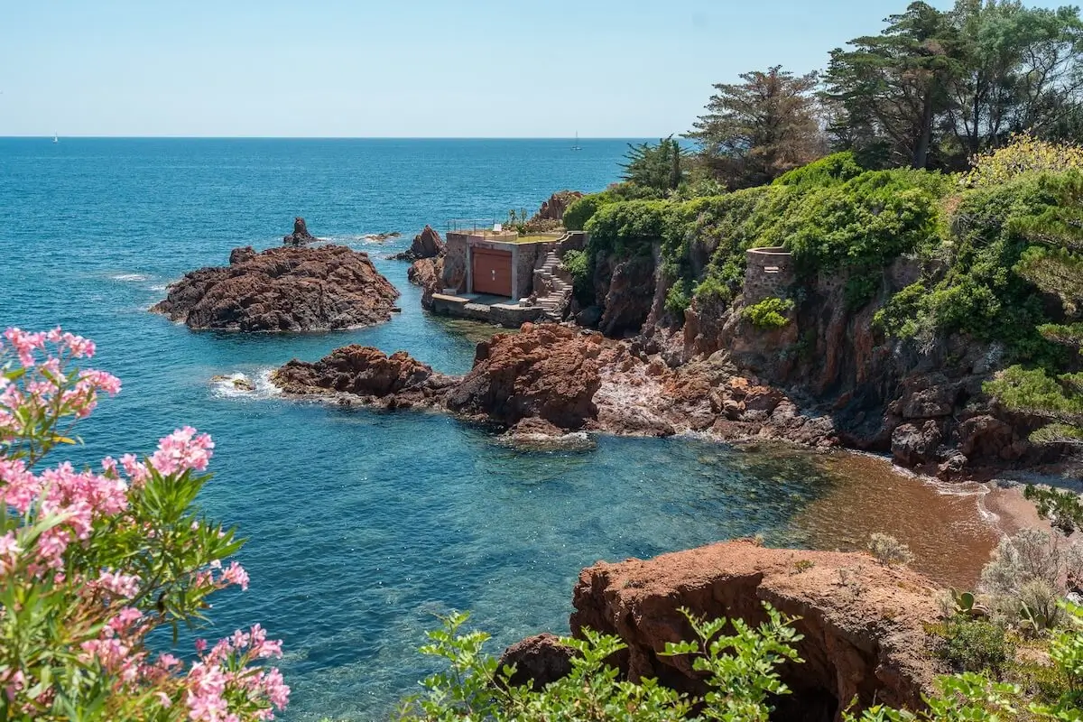 Villa Hélios – Le Trayas - auction - private beach