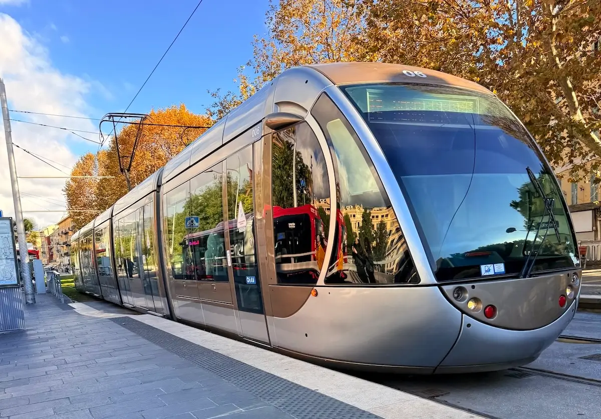 Nice Tram Ligne T1 - photo © RIVIERA BUZZ