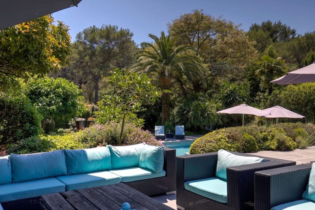 Contemporary villa in Mougins - exterior
