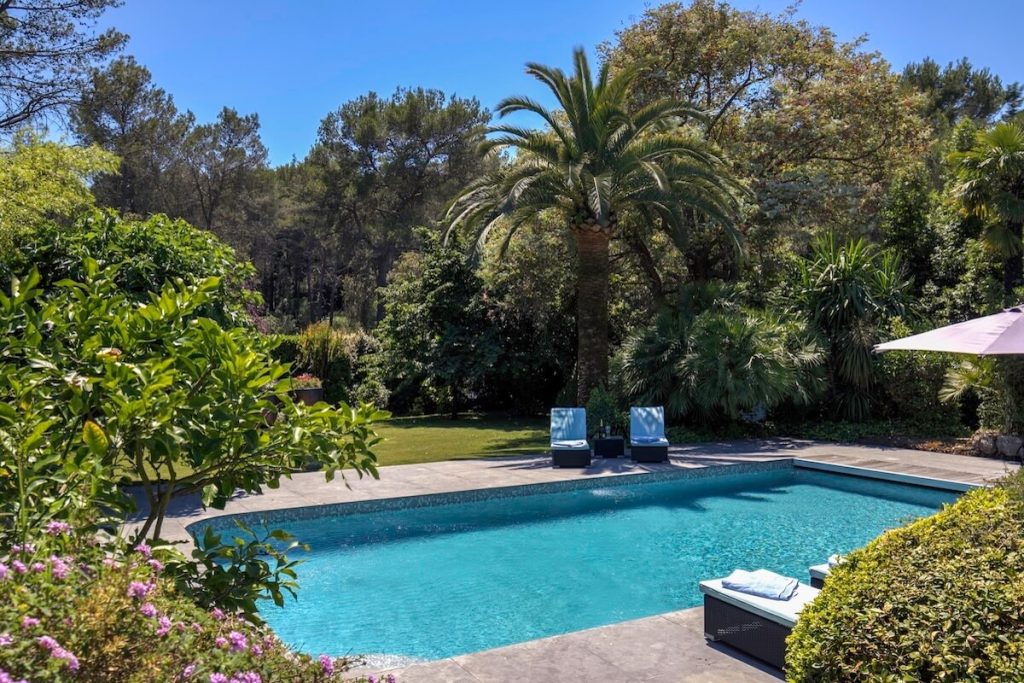 Contemporary villa in Mougins - exterior
