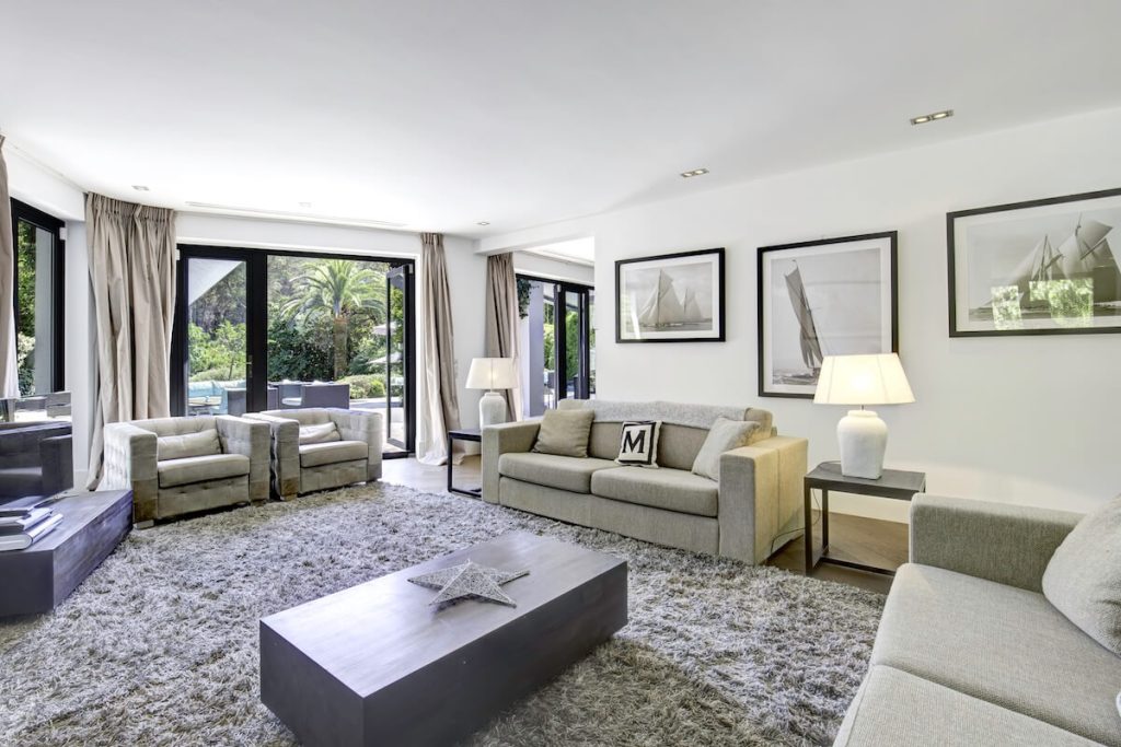 Contemporary villa in Mougins - living