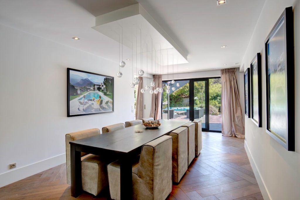 Contemporary villa in Mougins - dining