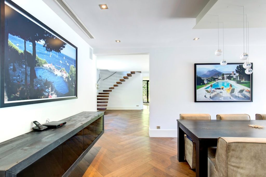 Contemporary villa in Mougins - dining