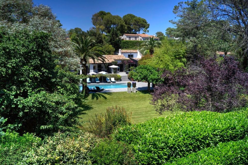 Contemporary villa in Mougins - exterior
