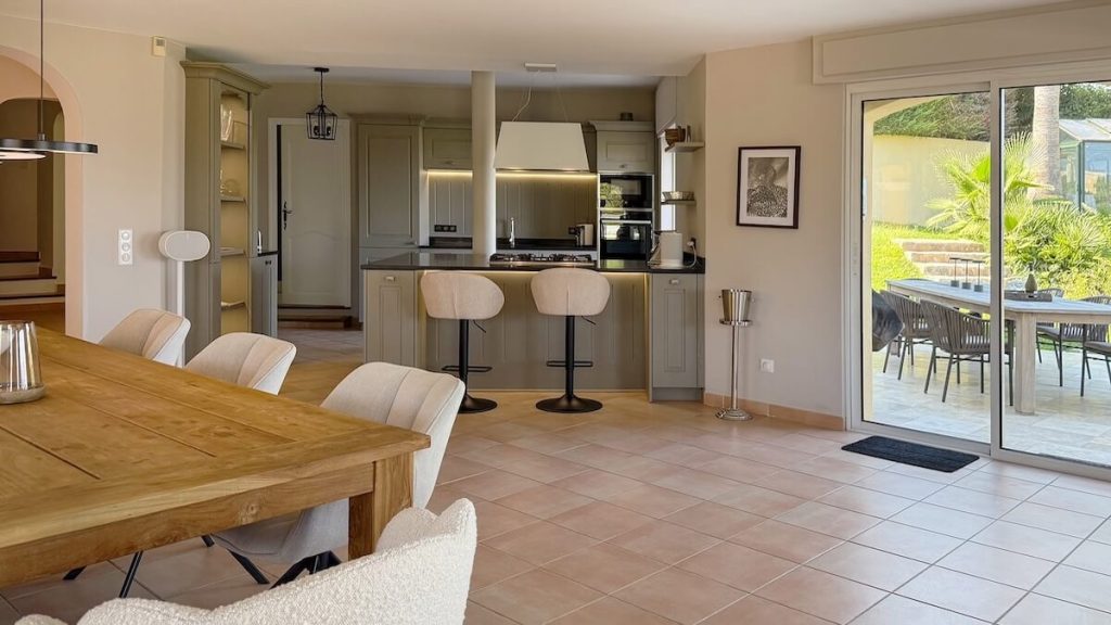 Rental villa in Antibes