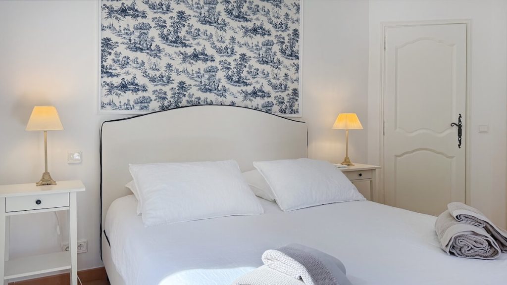 Rental villa in Antibes bedroom