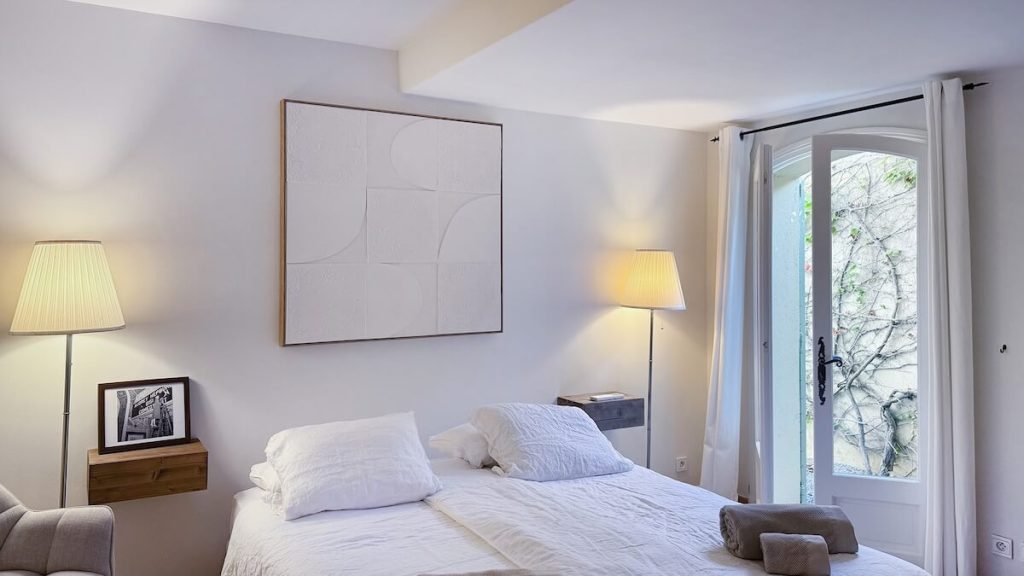Rental villa in Antibes bedroom