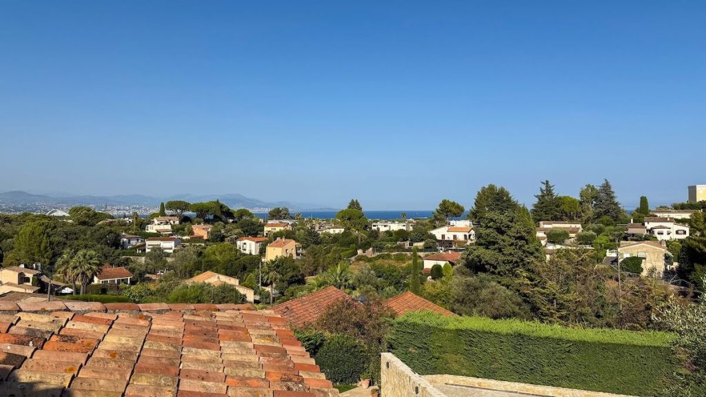 Rental villa in Antibes exterior