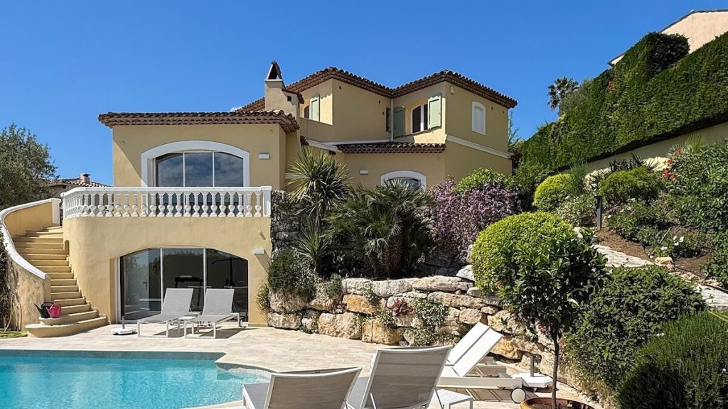 Rental villa in Antibes exterior