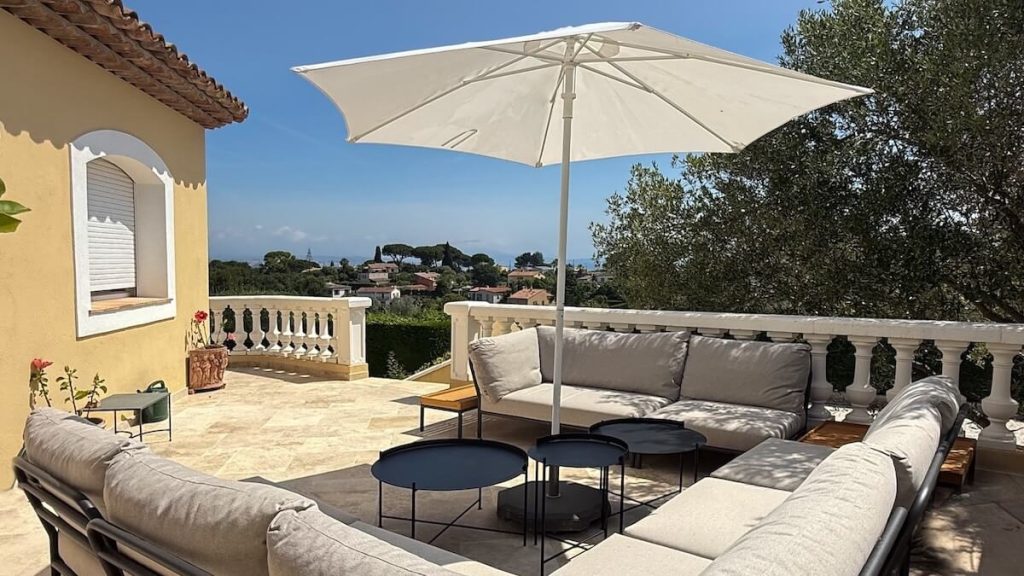 Rental villa in Antibes exterior