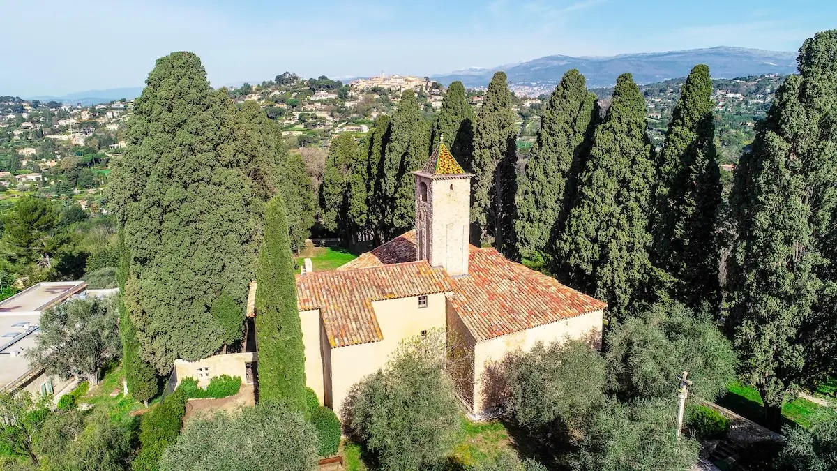 MOUGINS-CHAPELLE-ND-DE-VIE-Ville-de-Mougins-Fotodrone