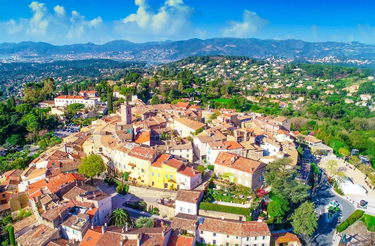 Mougins-VUE-AERIENNE-Ville-de-Mougins-Fotodrone