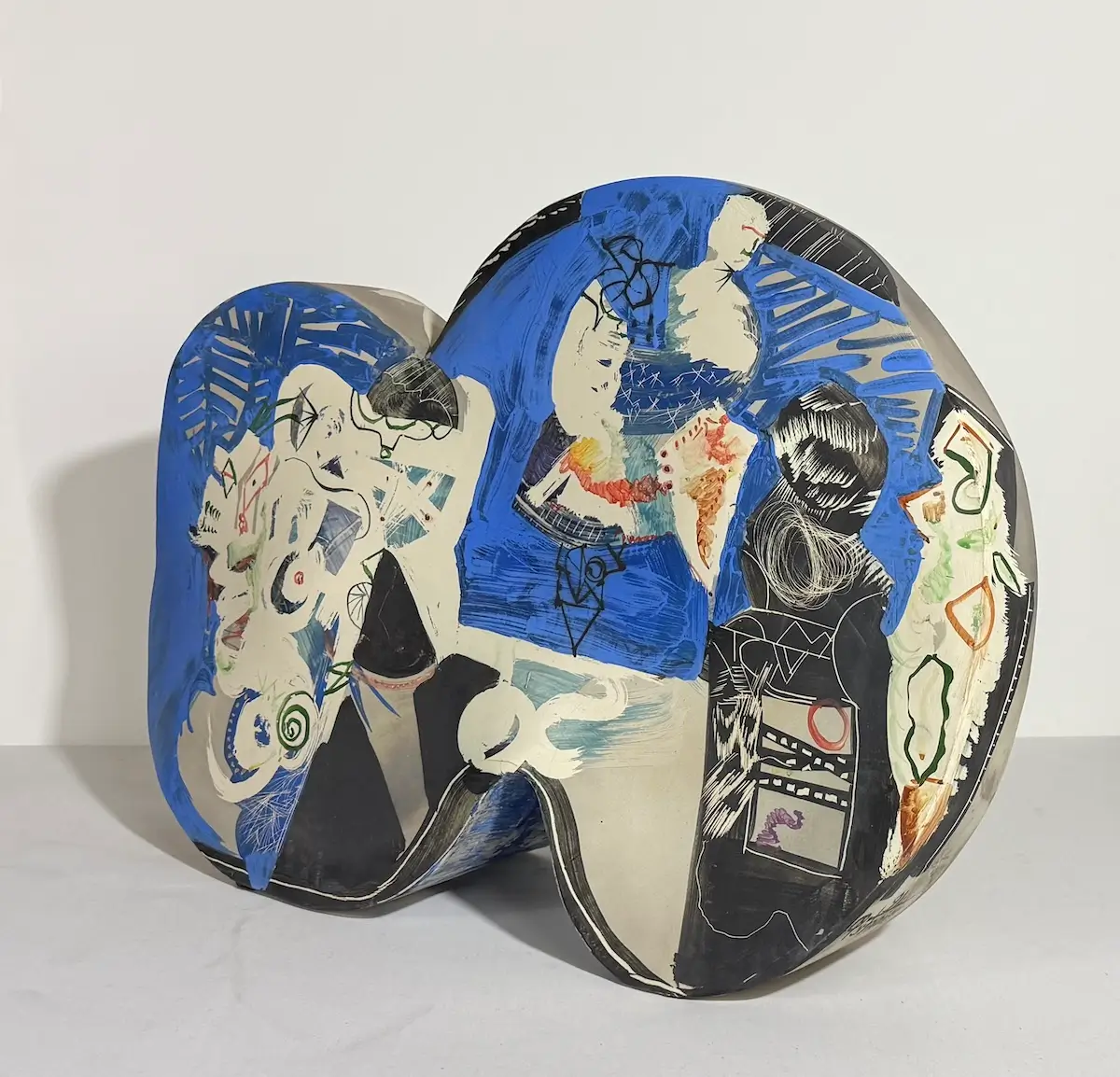 Sans titre, 1991, terre cuite émaillée h57x78x20 cm (c)Gaby Giordano