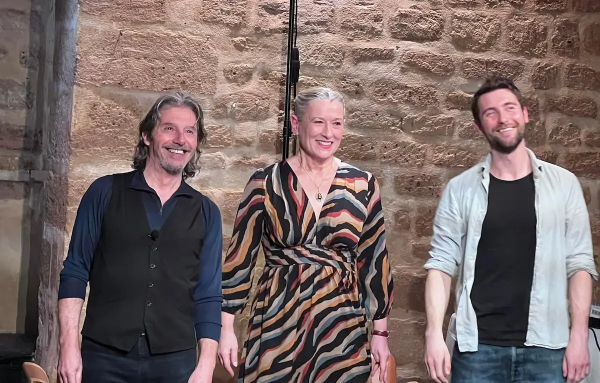 The cast of Majola