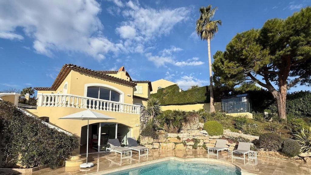 Rental villa in Antibes exterior