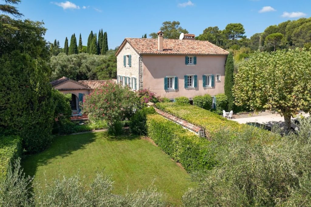 Property in Grasse Saint-Jacques - exterior
