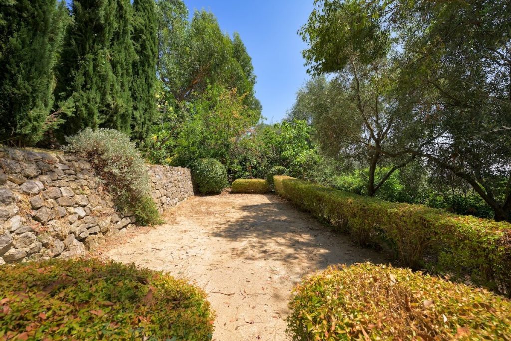 Rental property of the week Châteauneuf-Grasse - exterior
