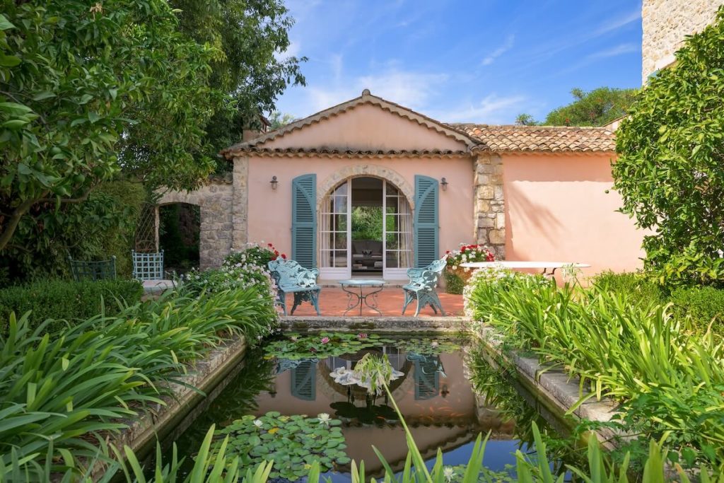 Property in Grasse Saint-Jacques - exterior