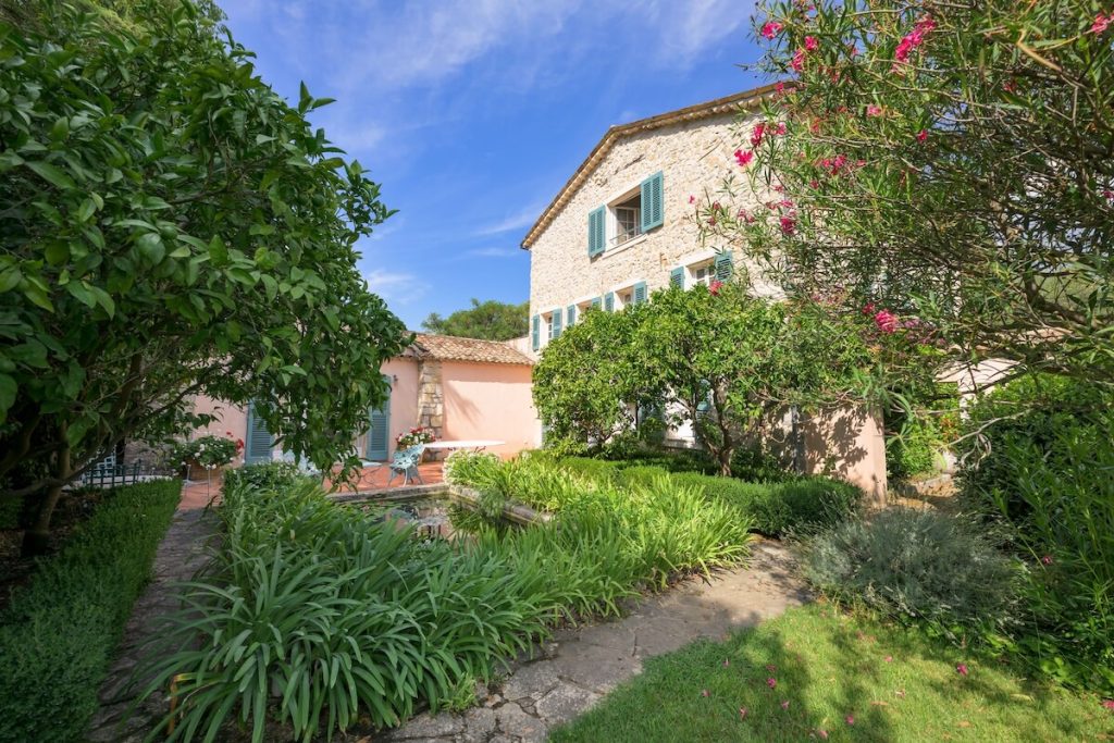 Property in Grasse Saint-Jacques - exterior