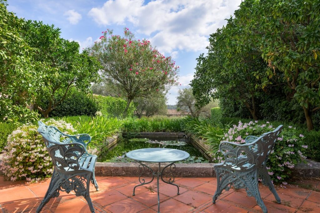 Property in Grasse Saint-Jacques - exterior