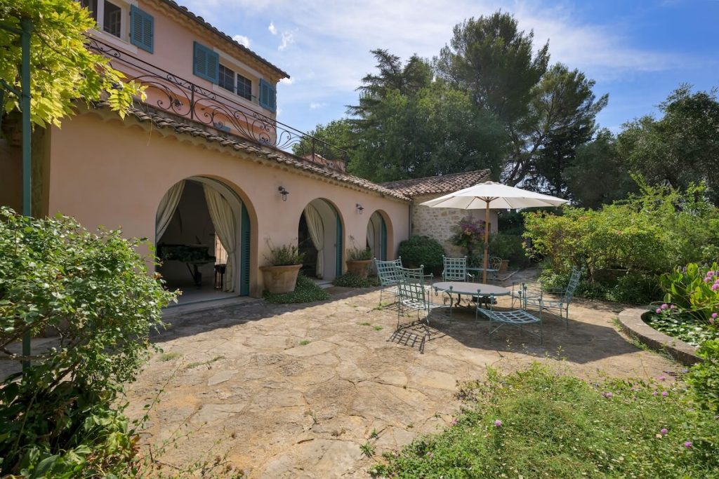 Property in Grasse Saint-Jacques - exterior