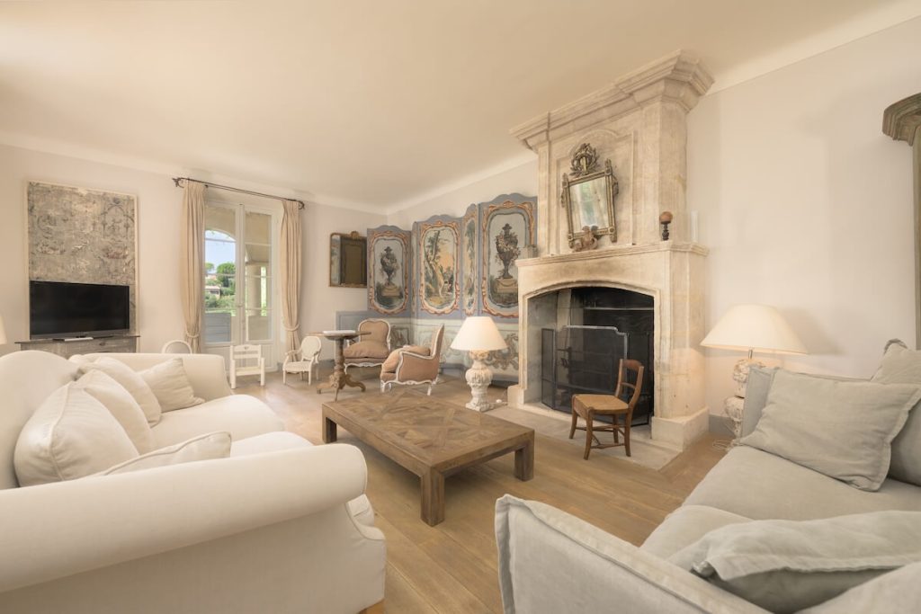 Rental property of the week Châteauneuf-Grasse - living