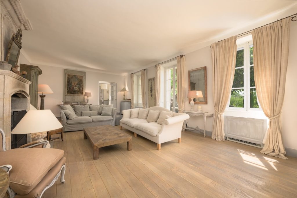 Rental property of the week Châteauneuf-Grasse - living