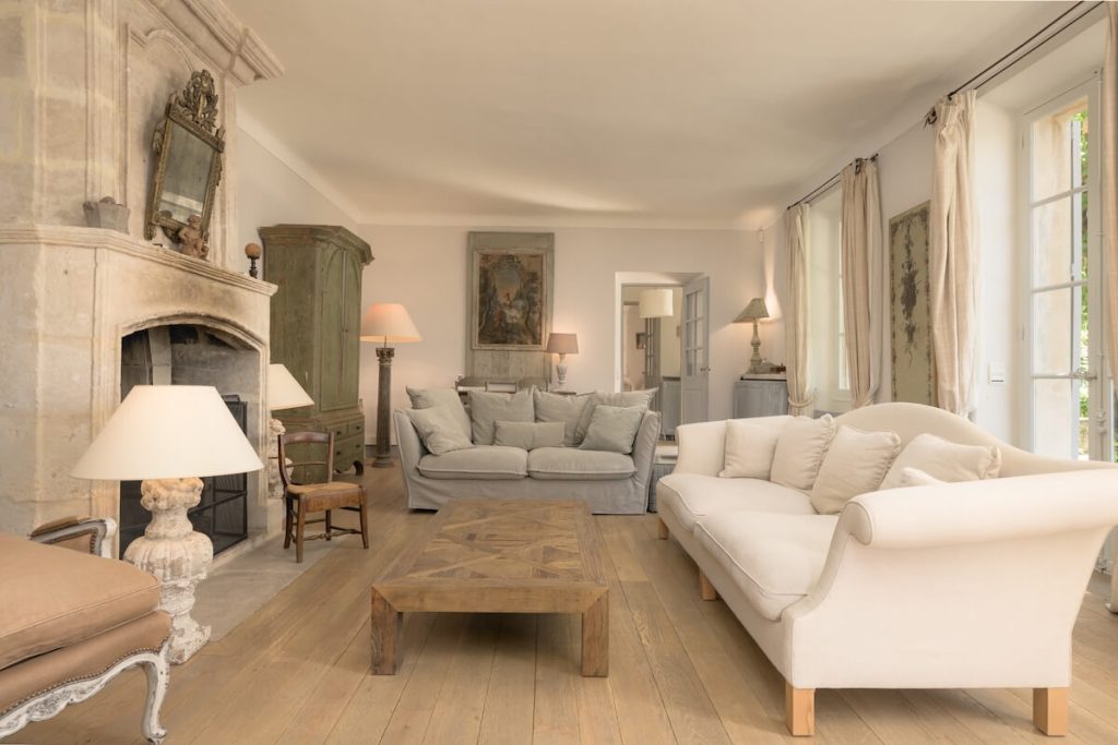 Rental property of the week Châteauneuf-Grasse - living