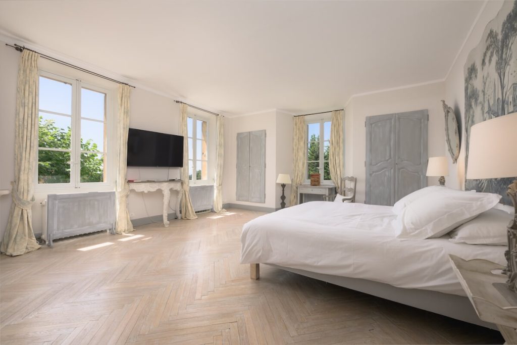 Rental property of the week Châteauneuf-Grasse - bedroom