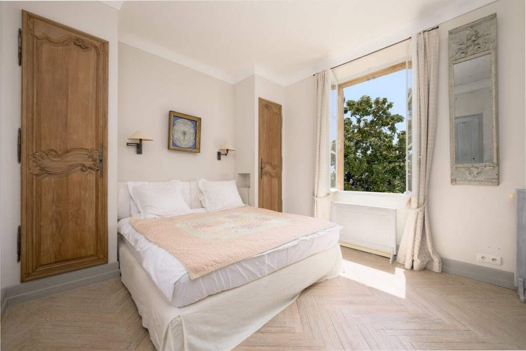 Rental property of the week Châteauneuf-Grasse - bedroom