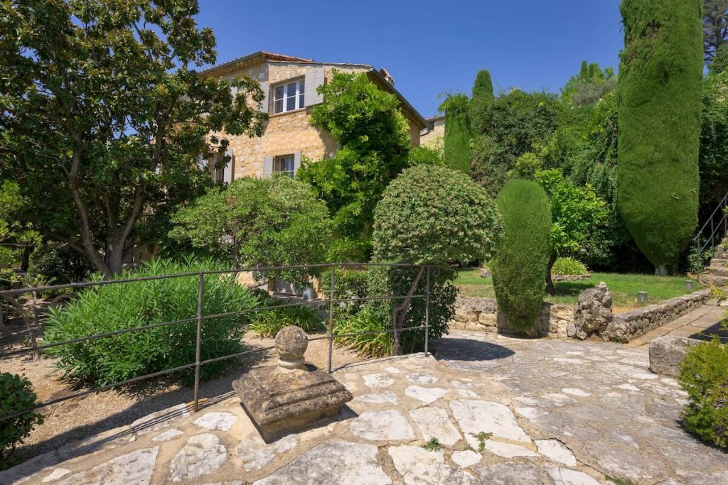 Rental property of the week Châteauneuf-Grasse - exterior