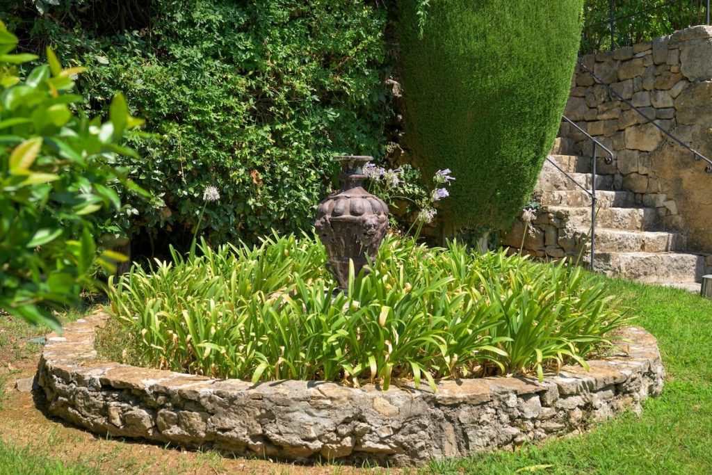 Rental property of the week Châteauneuf-Grasse - exterior