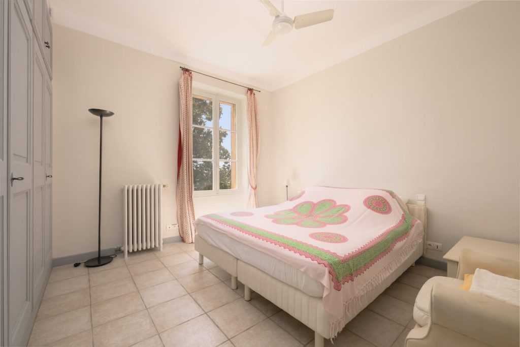 Rental property of the week Châteauneuf-Grasse - bedroom