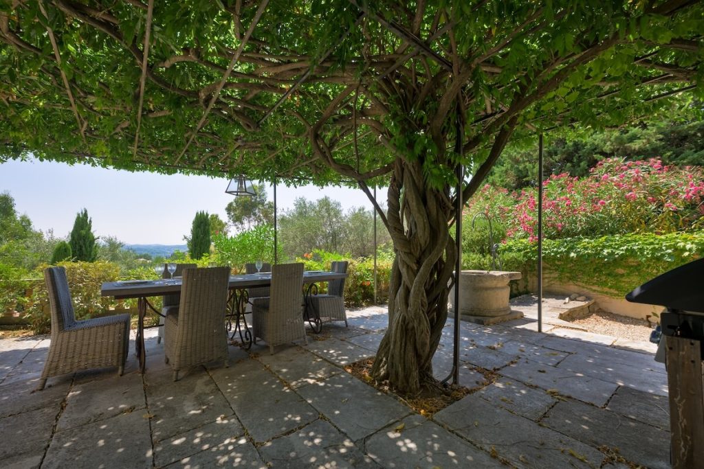 Rental property of the week Châteauneuf-Grasse - exterior