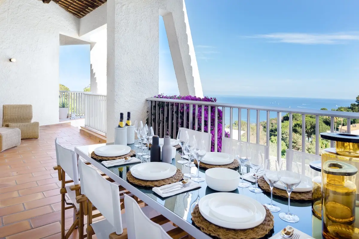 Villa Casalita in Super Cannes - terrace dining